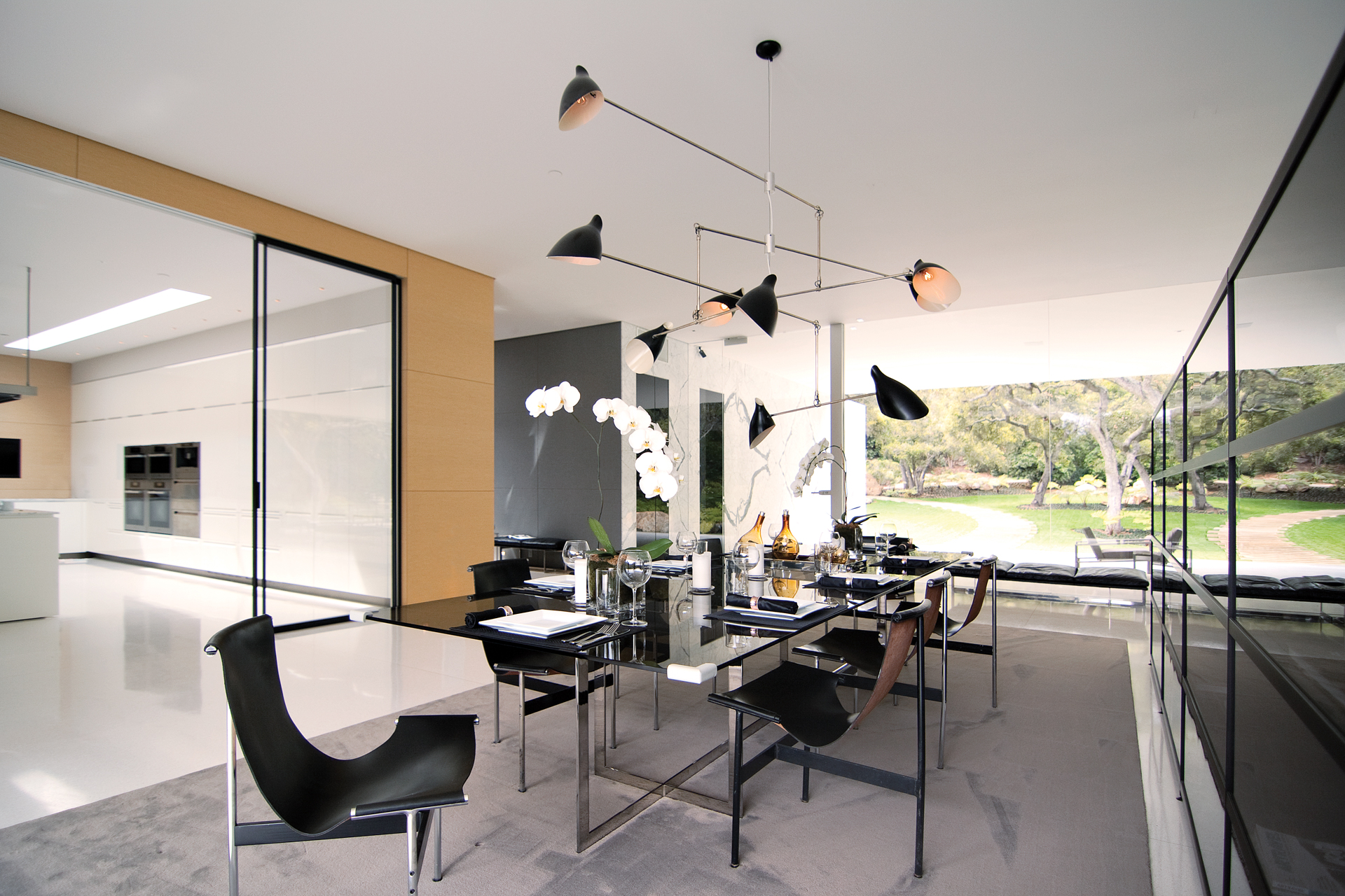 Glass Pavilion, Santa Barbara, CA • Architect & Designer Steve Hermann • Photographer Savannah Wishart • Images for use in Lux Magazine, Portugal.