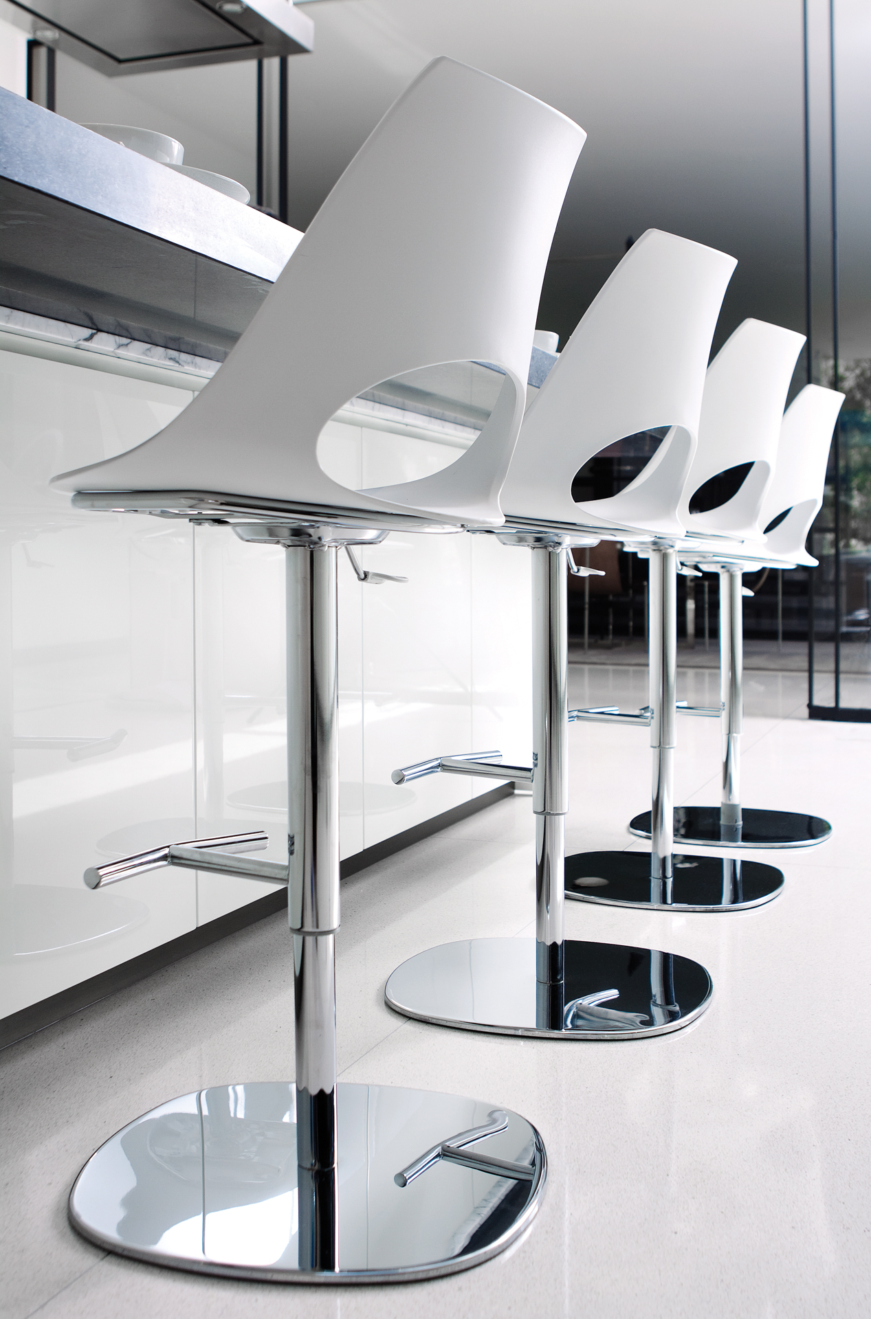 Glass Pavilion, Santa Barbara, CA • Architect & Designer Steve Hermann • Photographer Savannah Wishart • Images for use in Lux Magazine, Portugal.