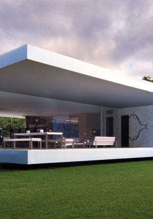 Glass Pavilion, Santa Barbara, CA • Architect & Designer Steve Hermann • Photographer Savannah Wishart • Images for use in Lux Magazine, Portugal.