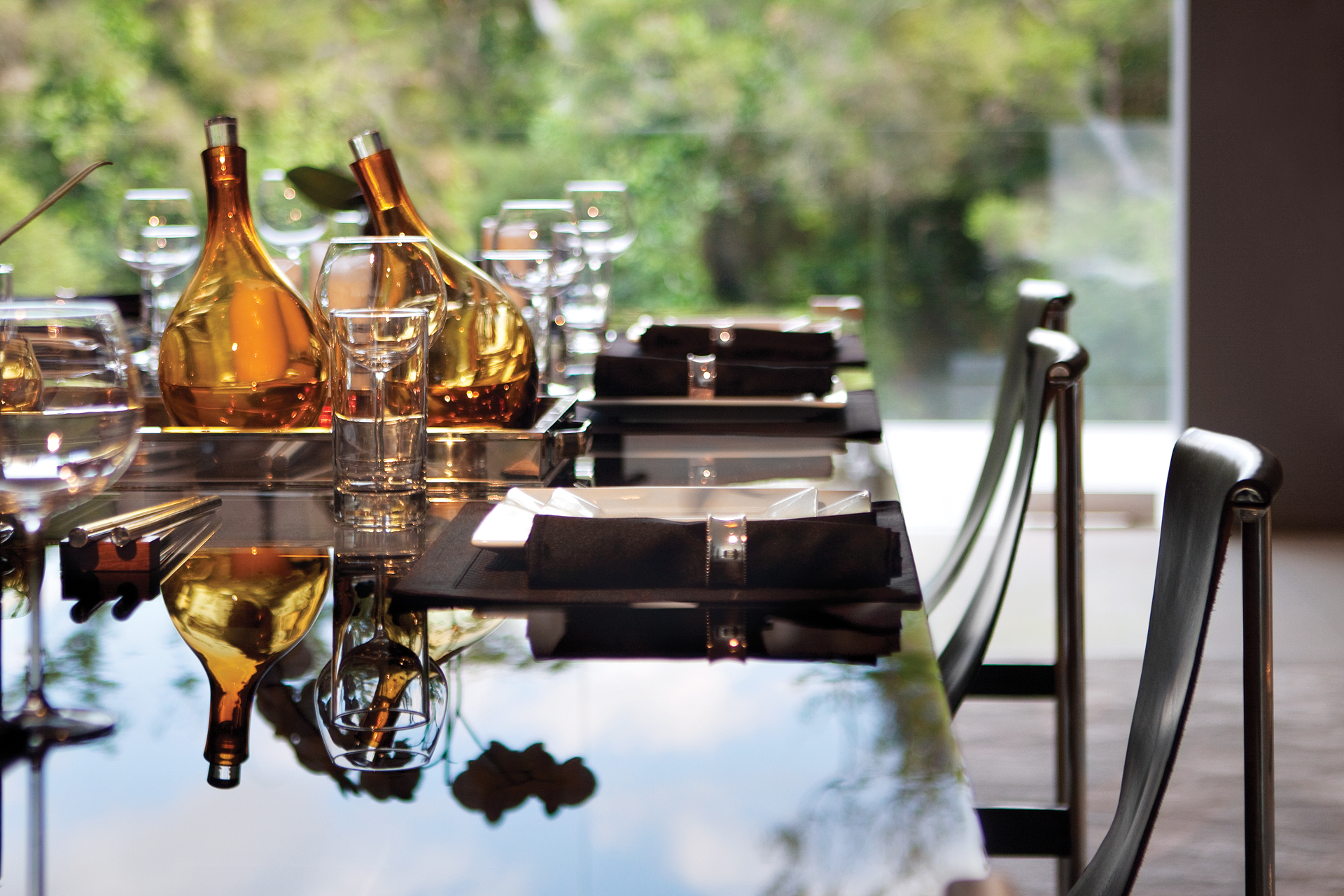 Glass Pavilion, Santa Barbara, CA • Architect & Designer Steve Hermann • Photographer Savannah Wishart • Images for use in Lux Magazine, Portugal.