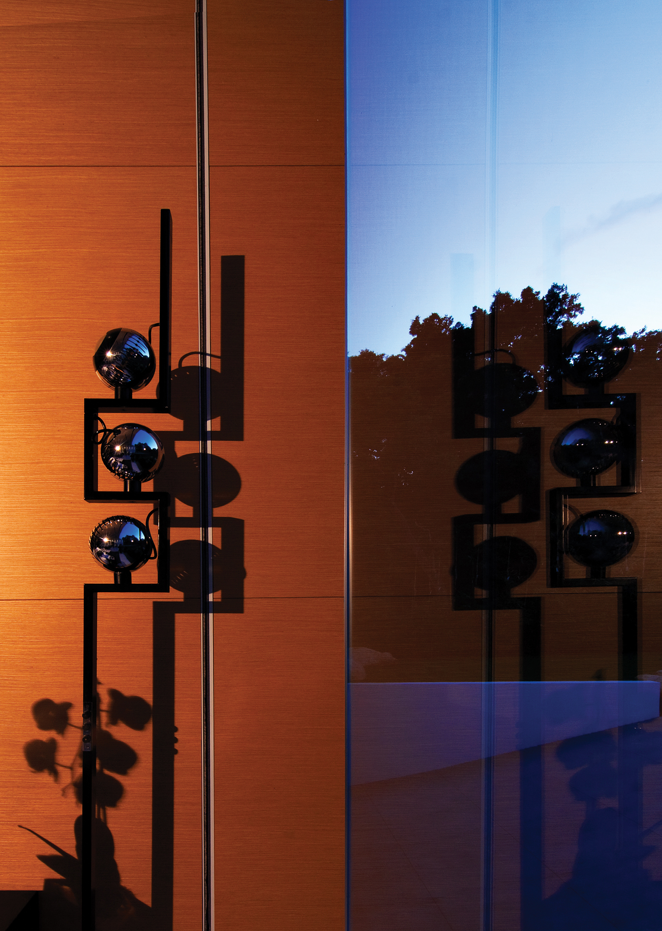 Glass Pavilion, Santa Barbara, CA • Architect & Designer Steve Hermann • Photographer Savannah Wishart • Images for use in Lux Magazine, Portugal.